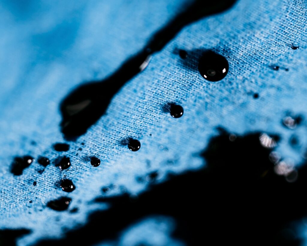 How to Remove Stains from Clothes Using Items That Are Commonly Found in the Household