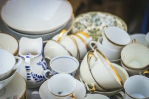 Instructions on How to Remove Tough Stains Caused by Coffee and Tea from Cups and Mugs