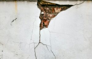 The Reasons Behind Your Walls' Cracking: Unknown Structural Problems Described