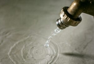 Low Water Pressure: Causes and Solutions That You Can Do Yourself