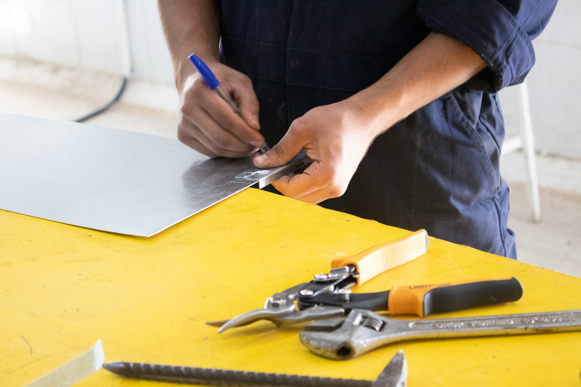 Where to Call an Expert: Do-It-Yourself Repairs vs Professional Repairs ...